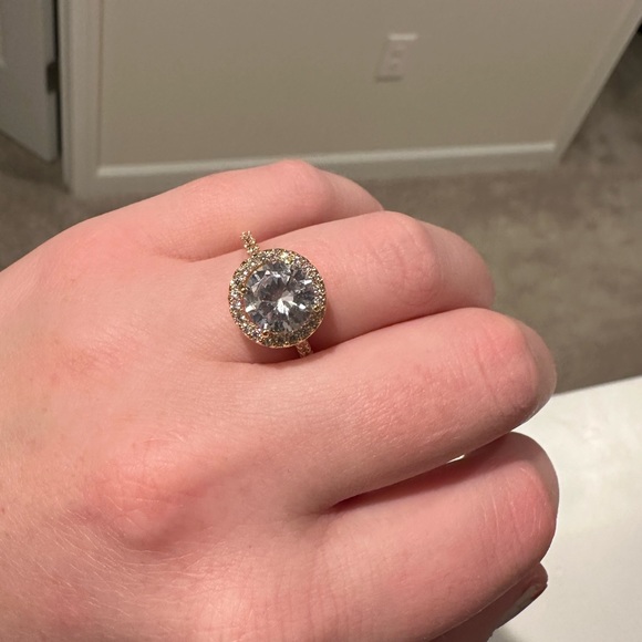Fake ring - Picture 1 of 7